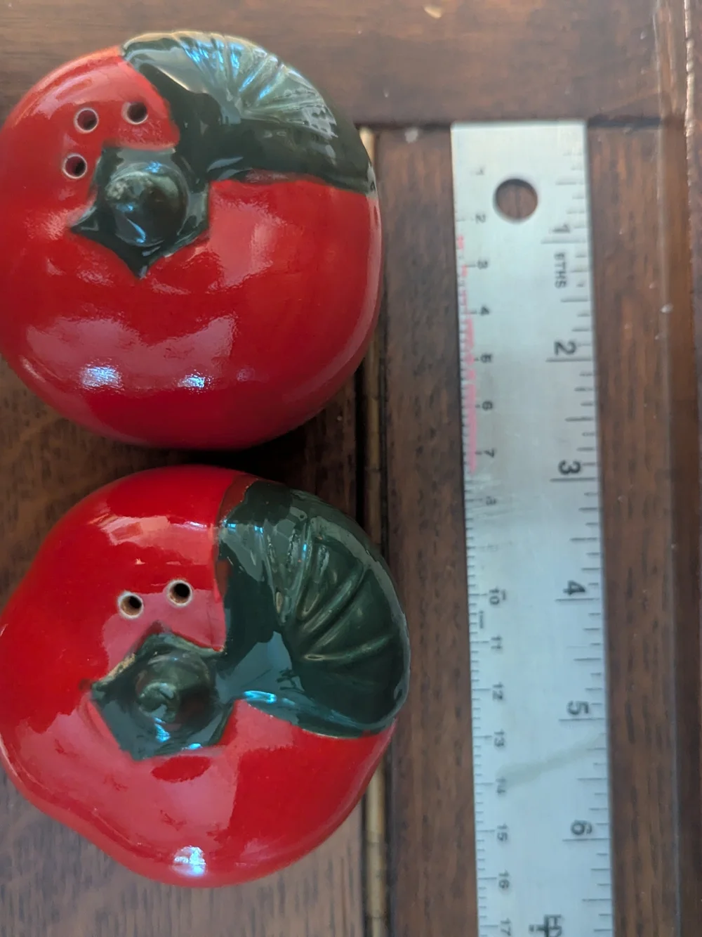 Tomato Salt & Pepper Shakers Set • Mid-Century Retro Kitsch Ceramic